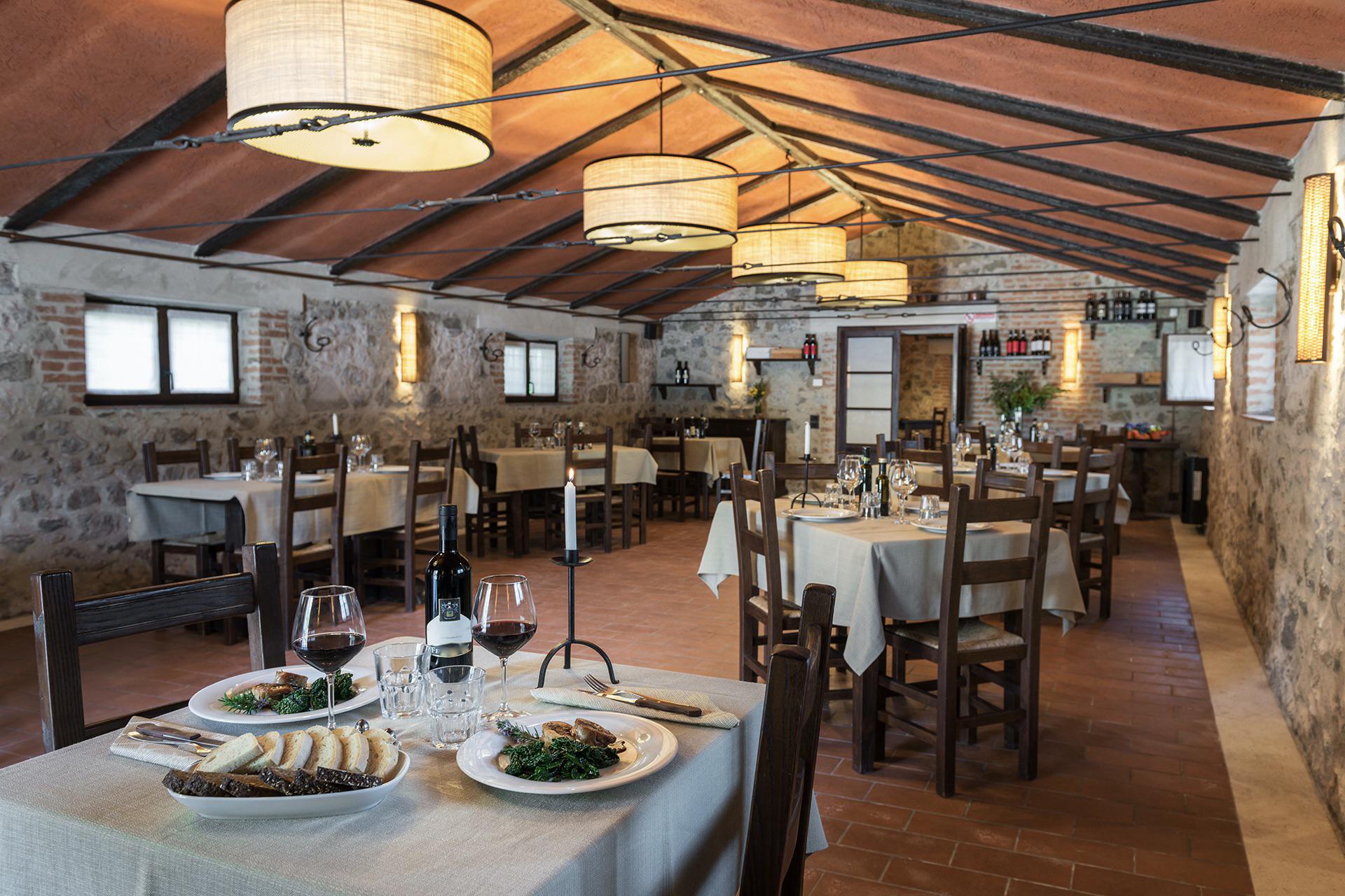 Agriturismo Toscane met restaurant, bike park en 5 zwembaden