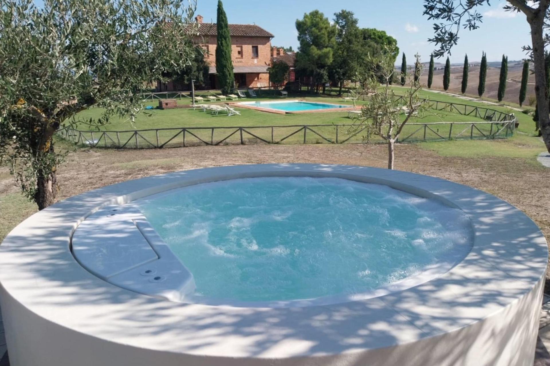 Kleinschallige agriturismo met uitzicht op Siena en de omringende heuvels